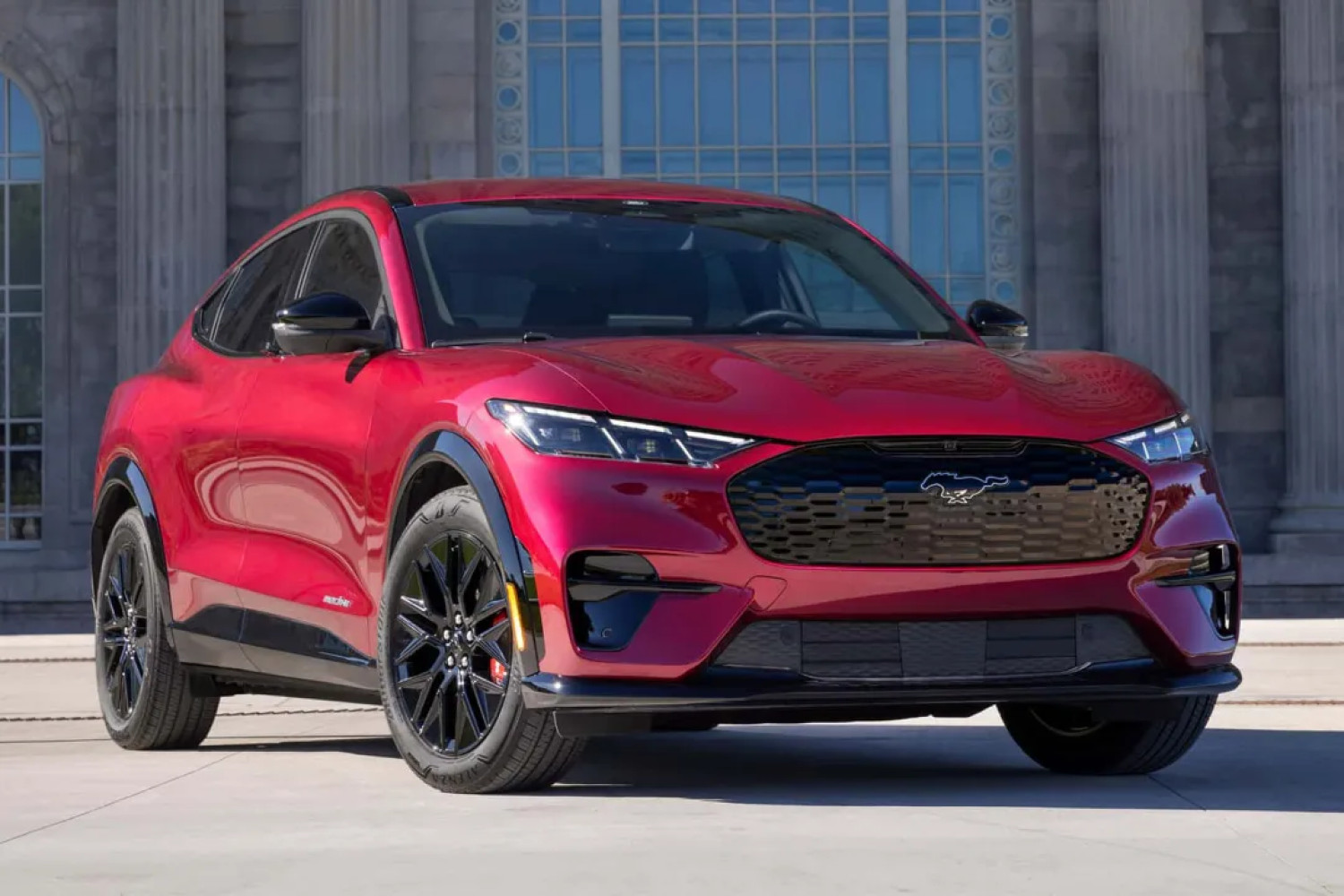 Cestujte stylově: Jak nové tarify ovlivňují ceny a zážitky s Ford Mustang Mach-E