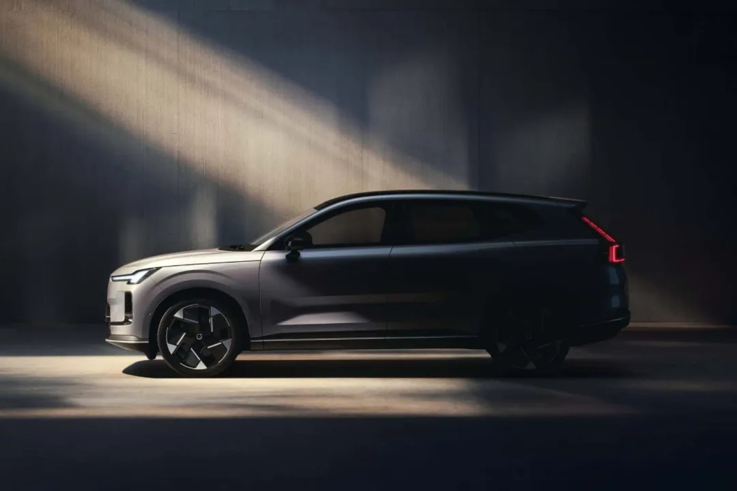 Legendární Volvo XC70 se vrací: Ideální SUV pro objevování nových cest a destinací