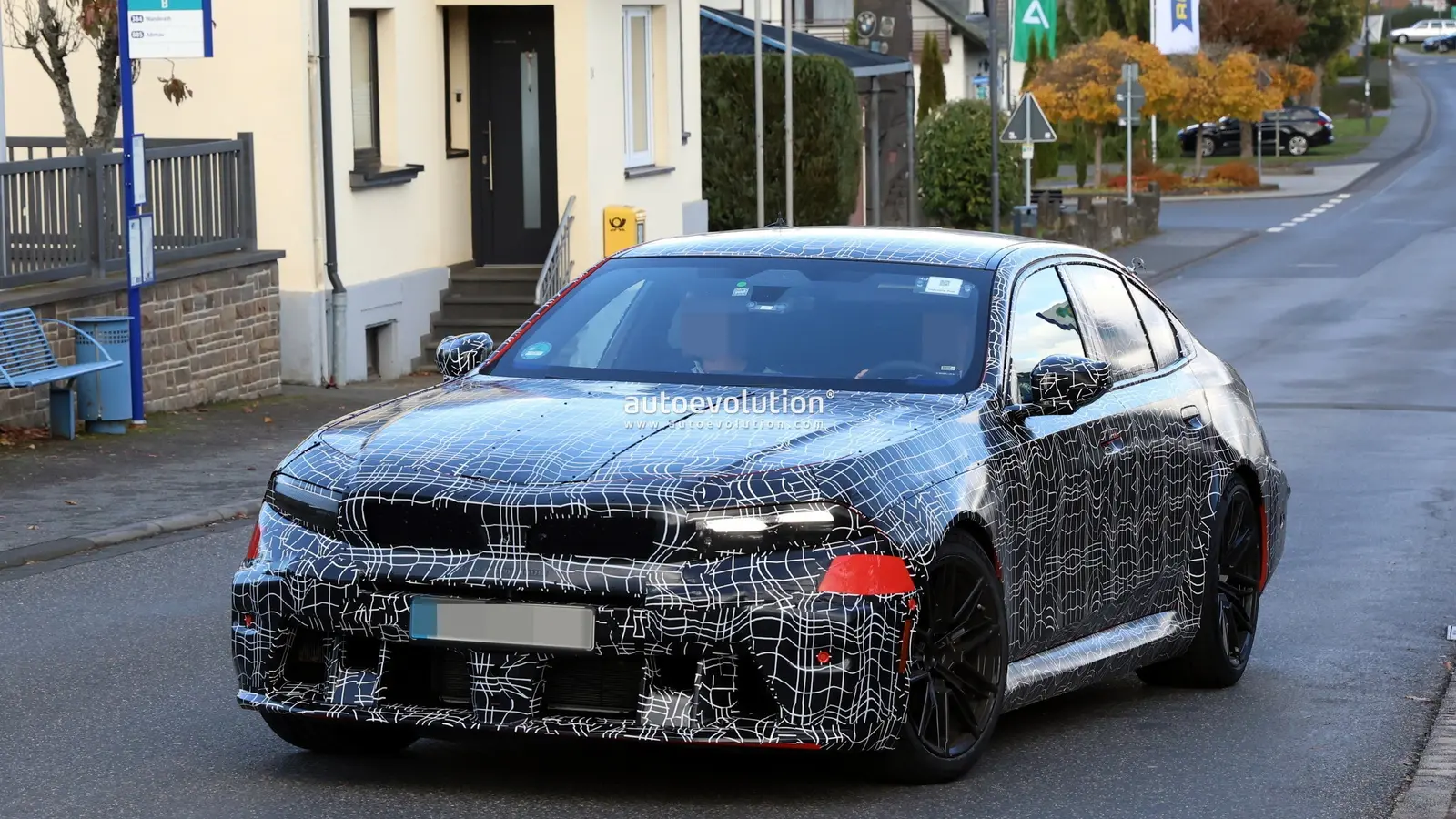 Facelift BMW M5 (G9X): Neue Klasse v interiéru i exteriéru
