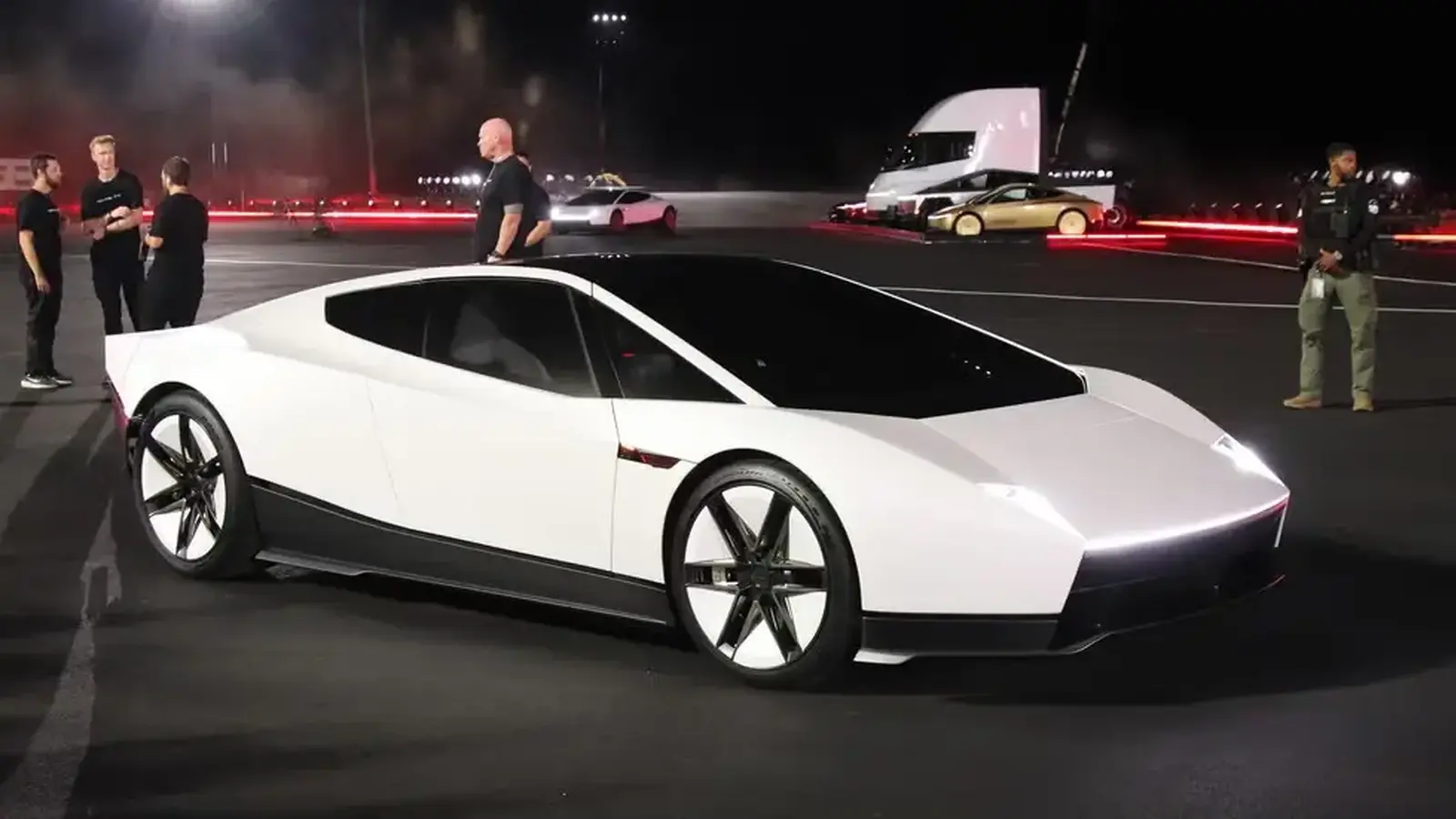 Tesla Roadster: cíl 531 km/h a výroba plánovaná na 2028