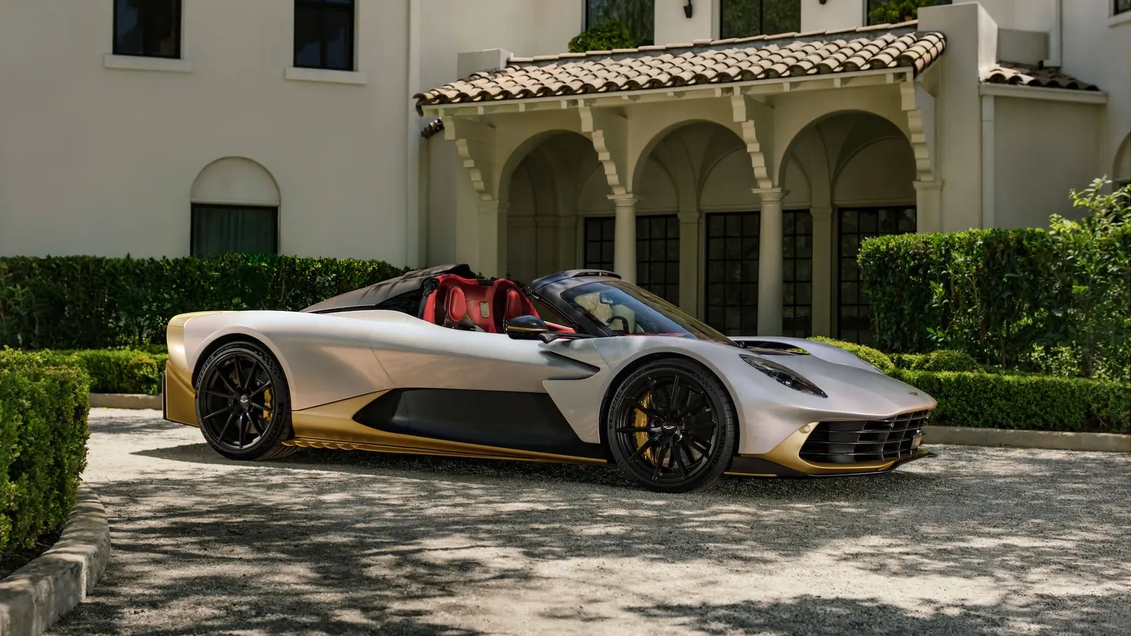 Aston Martin Valhalla Spider: hybridní otevřený vůz