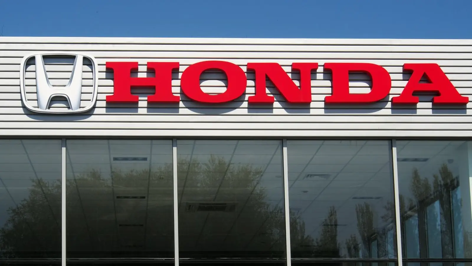 Honda: bezdrátové nabíjení v jízdě 2027, testy pro kamiony
