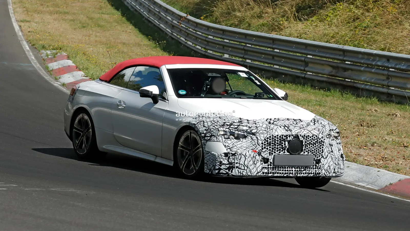 Mercedes CLE kabriolet dostává facelift pro rok 2028
