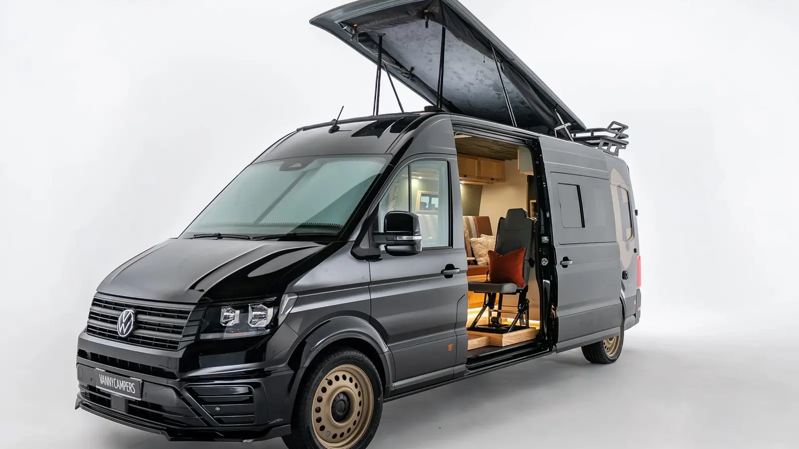 Newt: elegantní čtyřmístný VW Crafter karavan na soutěž